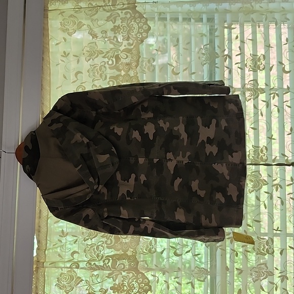 Women's size S Lucky Brand Camouflage Jacket W/Drawstring And Hood - Picture 4 of 10